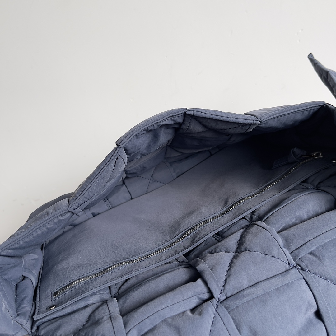 Bottega Veneta Bv Woven Nylon Bag 15 compartments oversized navy #70529