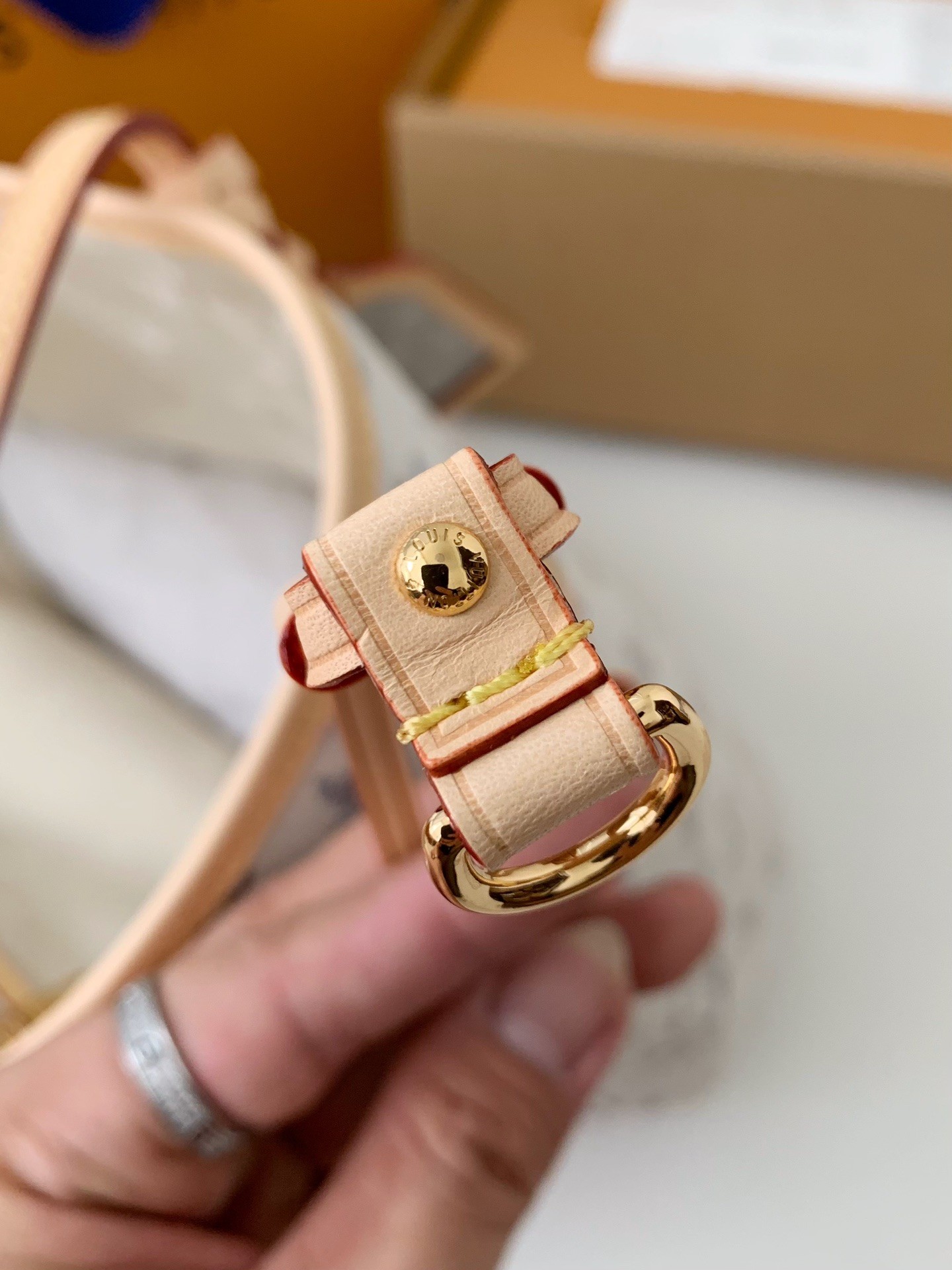 Louis Vuitton Neverfull medium handbag M24905 Size：31*28*14cm