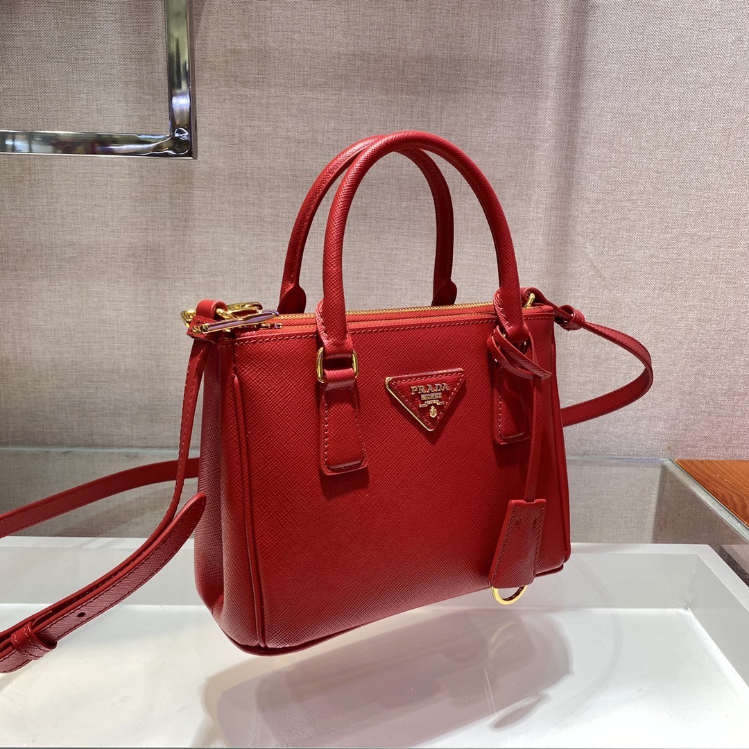 𝐏𝐑𝐀𝐃𝐀 Galleria Handbags 1BA906