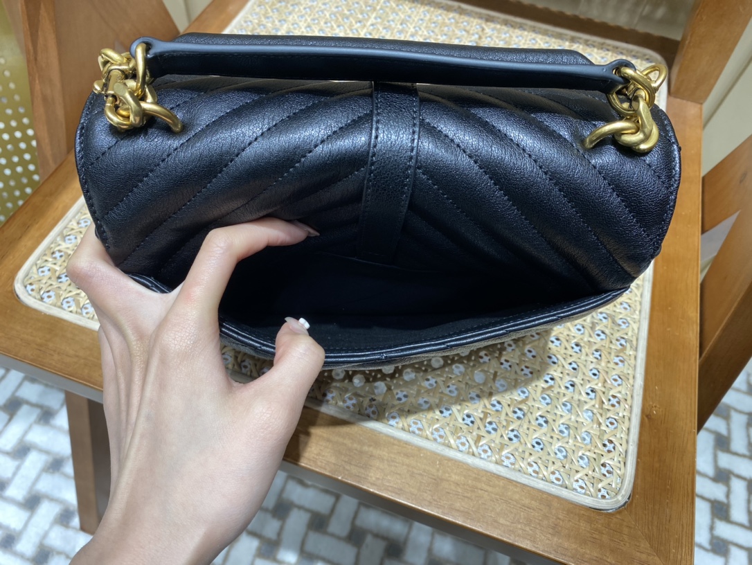 SAINT LAURENT 𝑴𝒐𝒏𝒐𝒈𝒓𝒂𝒎 𝒄𝒐𝒍𝒍𝒆𝒈𝒆 #428056 Original leather black gold.JD
