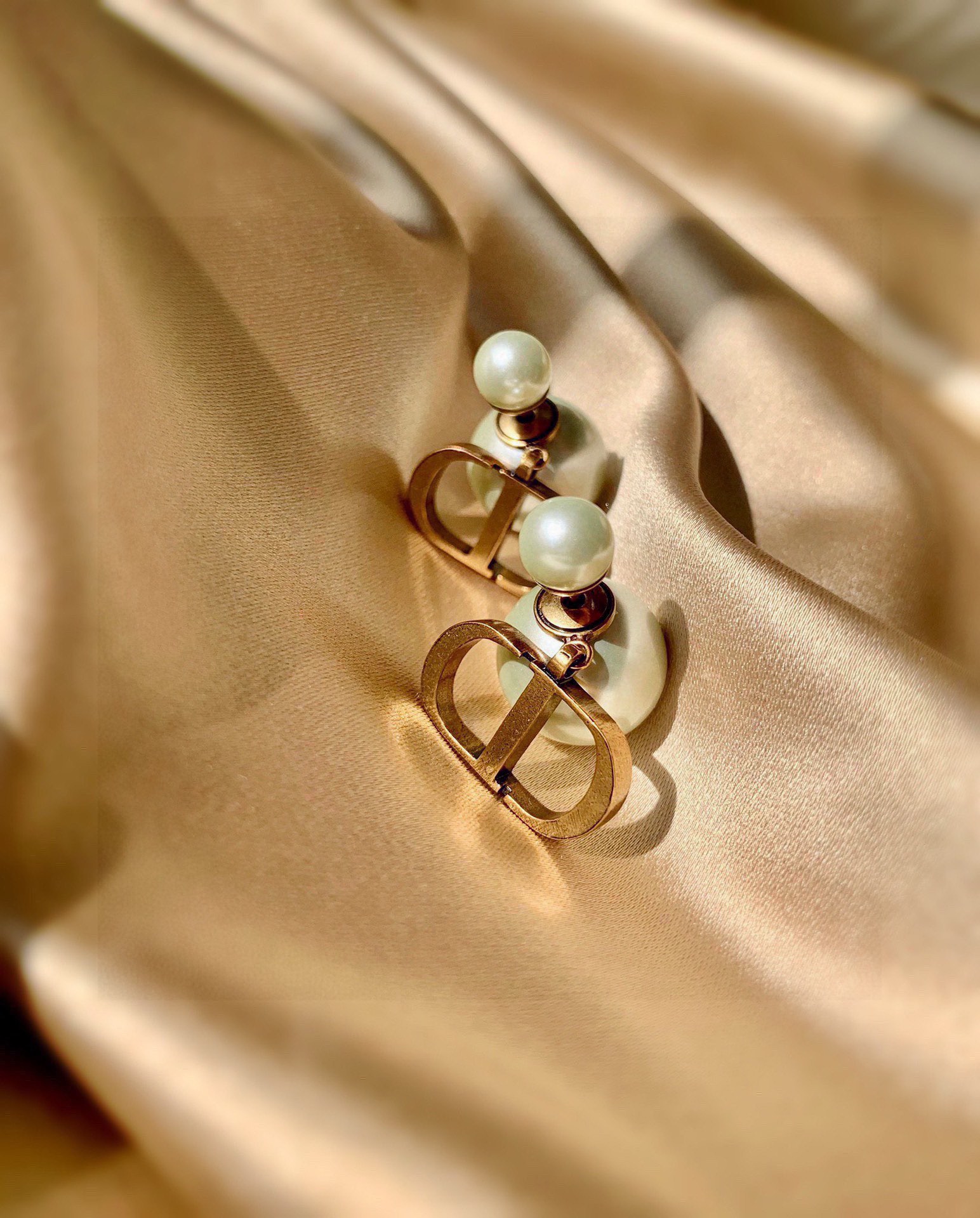 Dior cd letter pearl earrings earrings