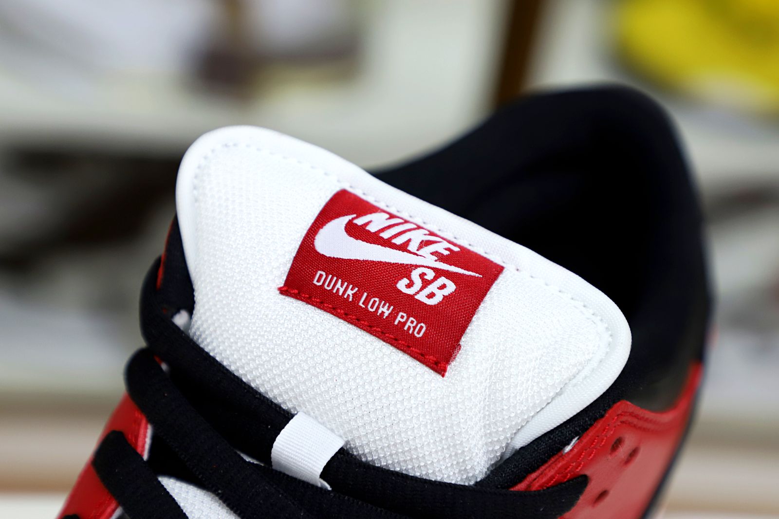 NIKE SB DUNK LOW CHICAGO