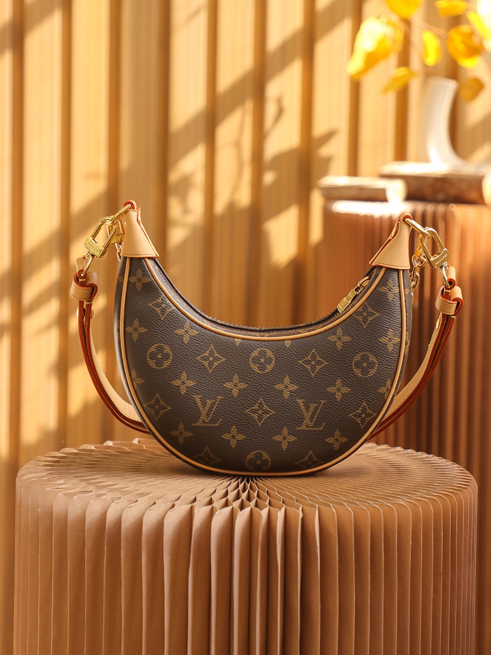 Louis Vuitton 𝐋𝐎𝐎𝐏 Series Pea Bag #M81098#