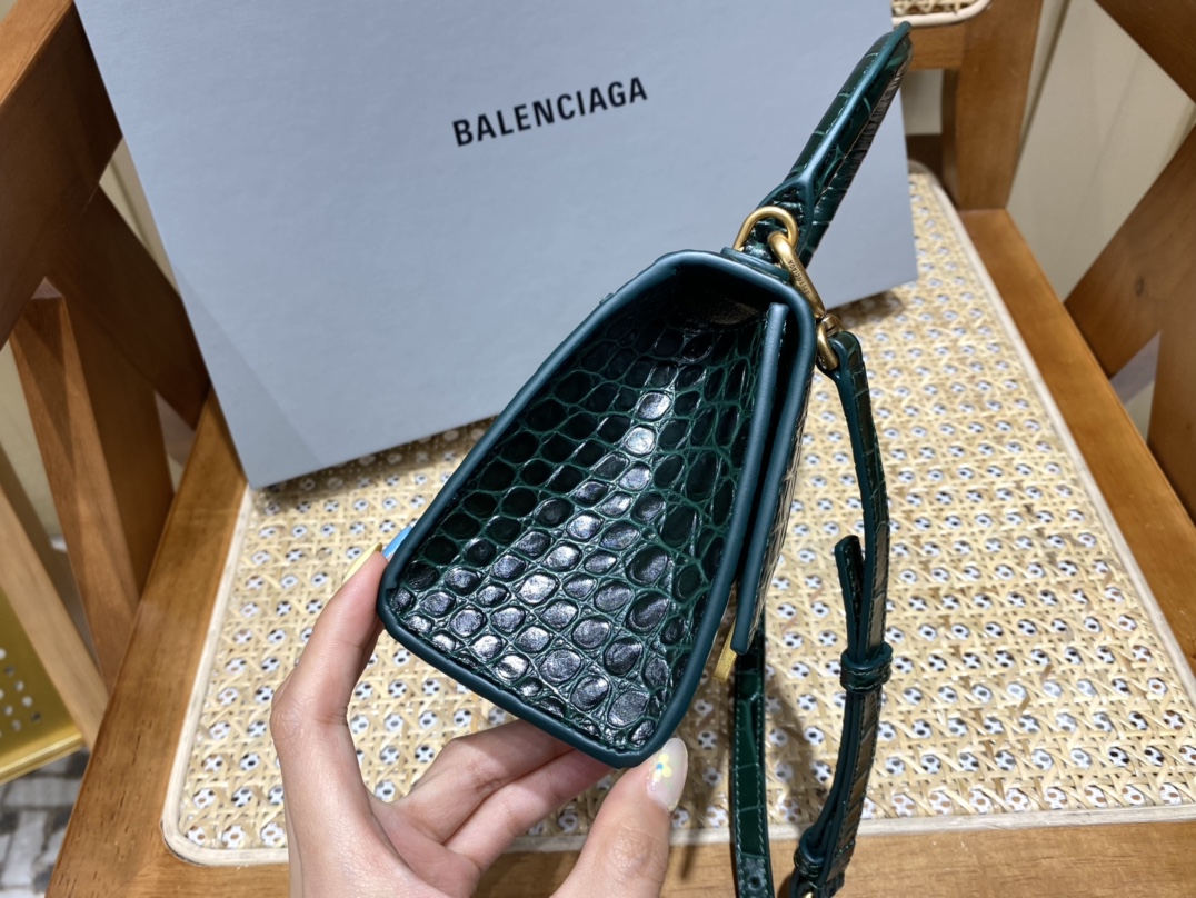 BALENCIAGA 𝐇𝐨𝐮𝐫𝐠𝐥𝐚𝐬𝐬 𝐗𝐒 crocodile-textured cowhide