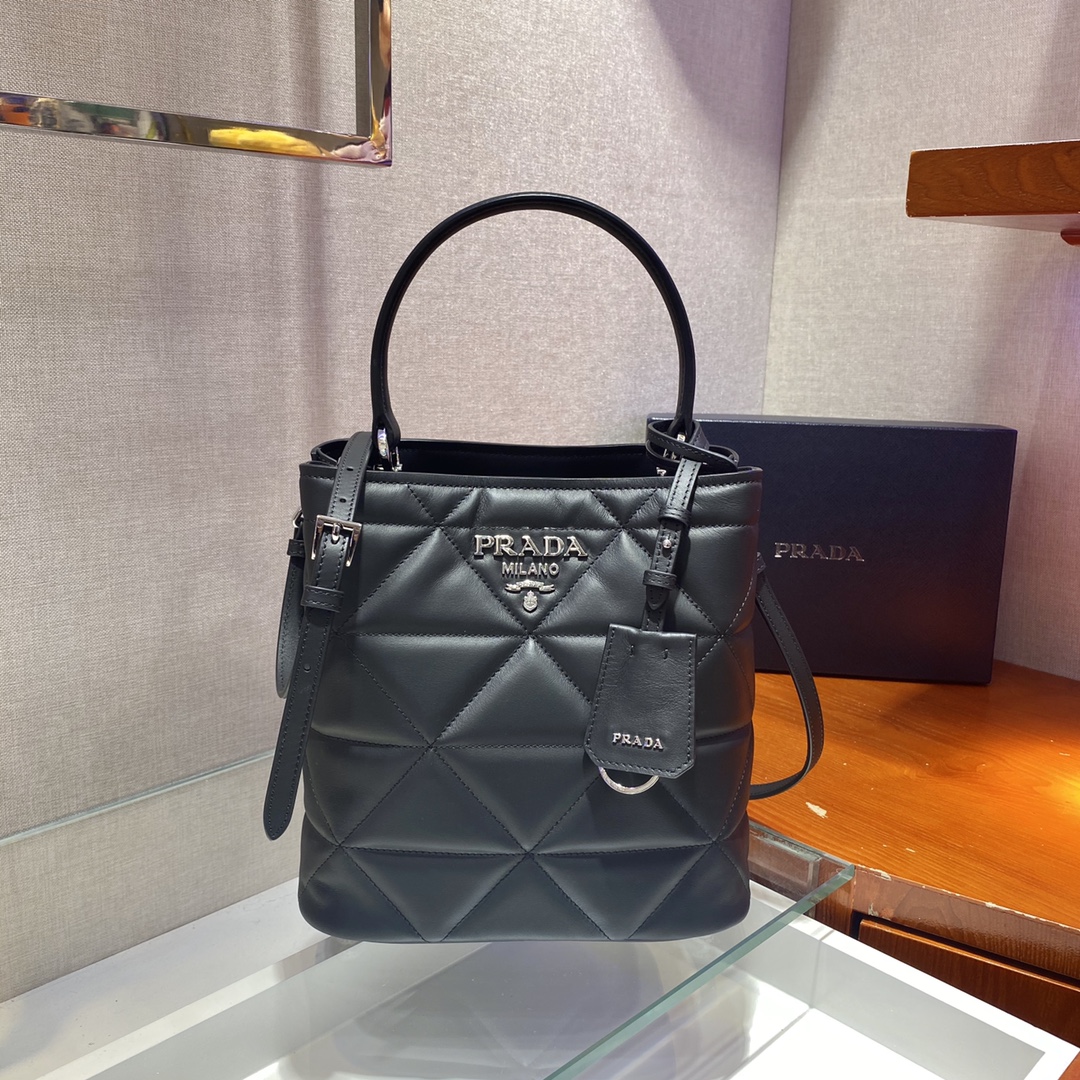 𝐏𝐑𝐀𝐃𝐀 Double handbag 1BA212