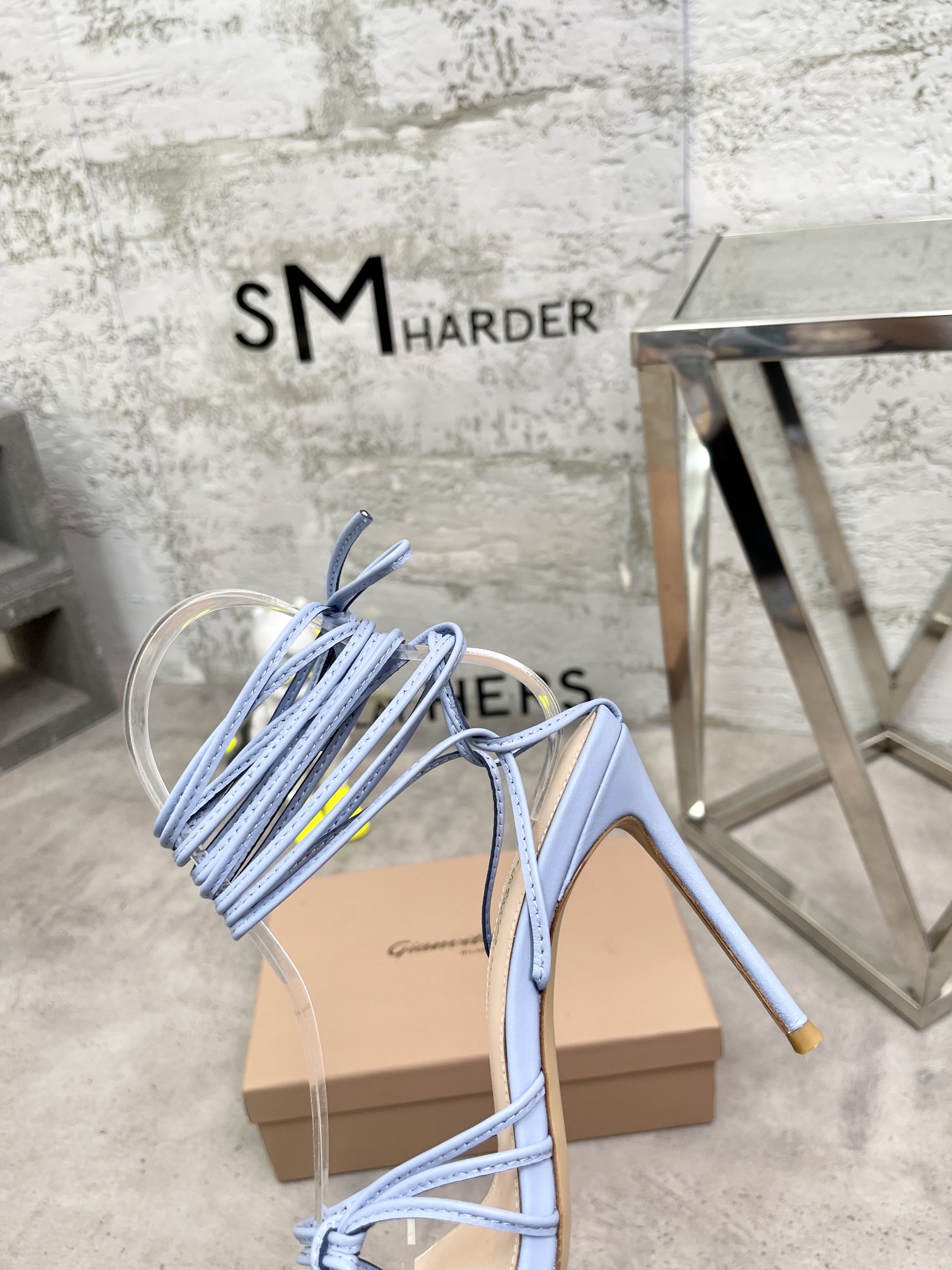 𝐆𝐢𝐚𝐧𝐯𝐢𝐭𝐨｜𝟐𝟎𝟐𝟑/𝐒𝐒 𝐧𝐞𝐰 Sylvie metallic high heels