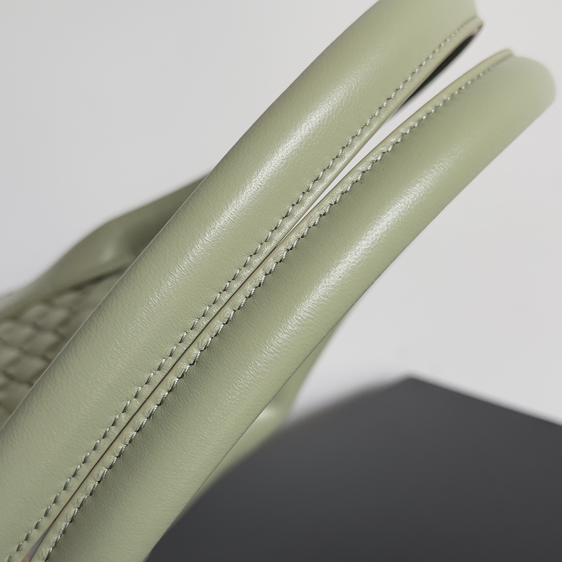 Bottega Veneta bv vegetable basket medium Travertine green #608810