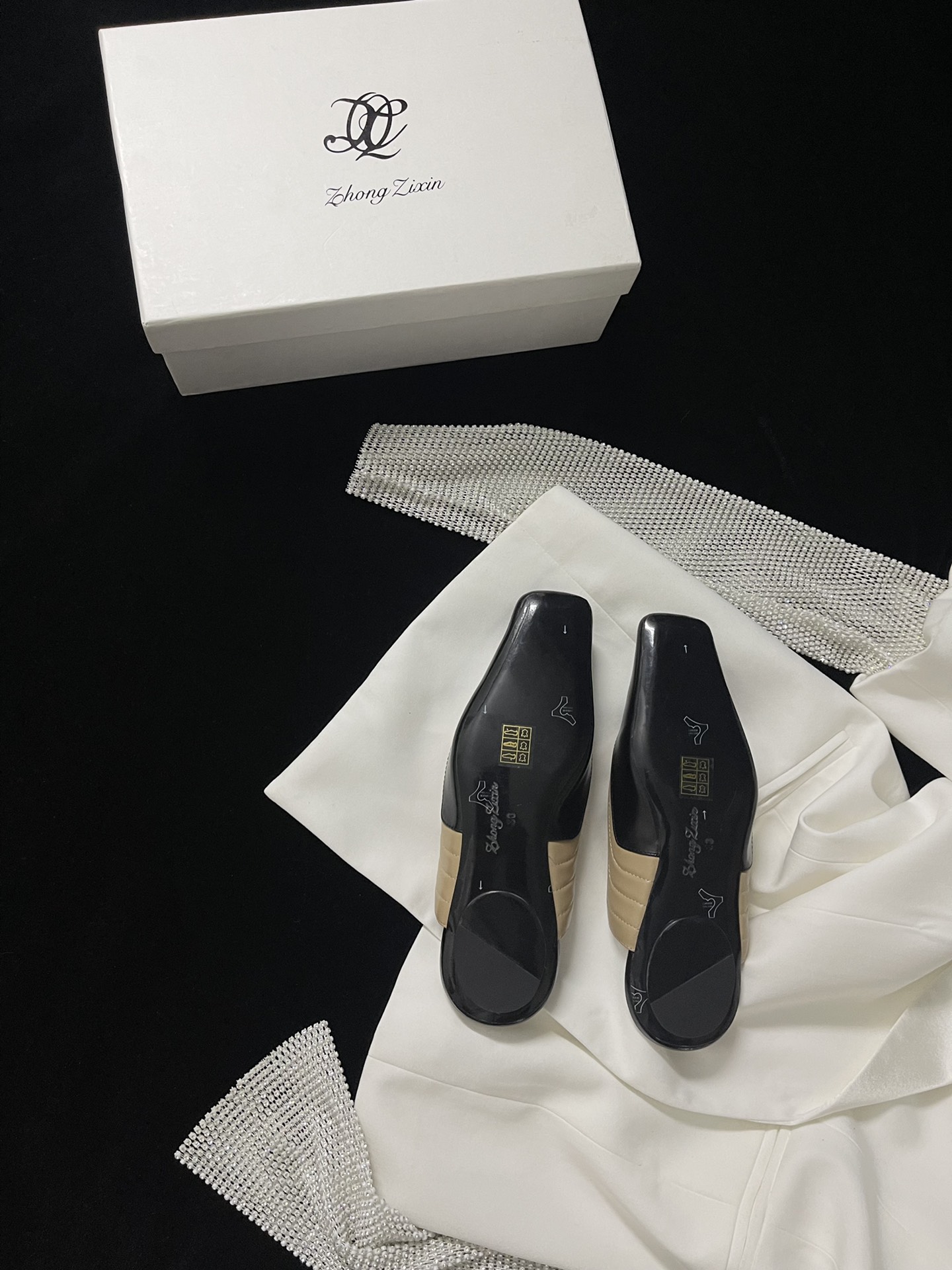 𝐳𝐡𝐨𝐧𝐠 𝐳𝐢 𝐱𝐢𝐧｜𝟐𝟎𝟐𝟑/𝐒𝐒 𝐧𝐞𝐰 Slippers