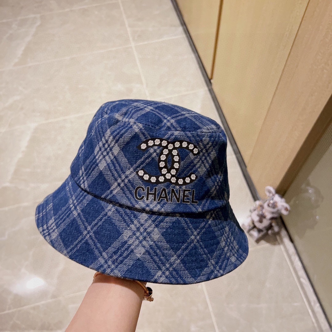 CHANEL bucket hat