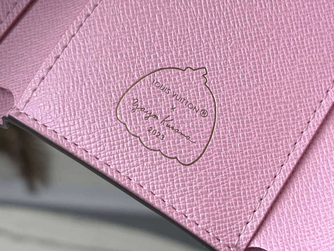 𝐋𝐎𝐔𝐈𝐒 𝐕𝐔𝐈𝐓𝐓𝐎𝐍 M82111 Yayoi Kusama series