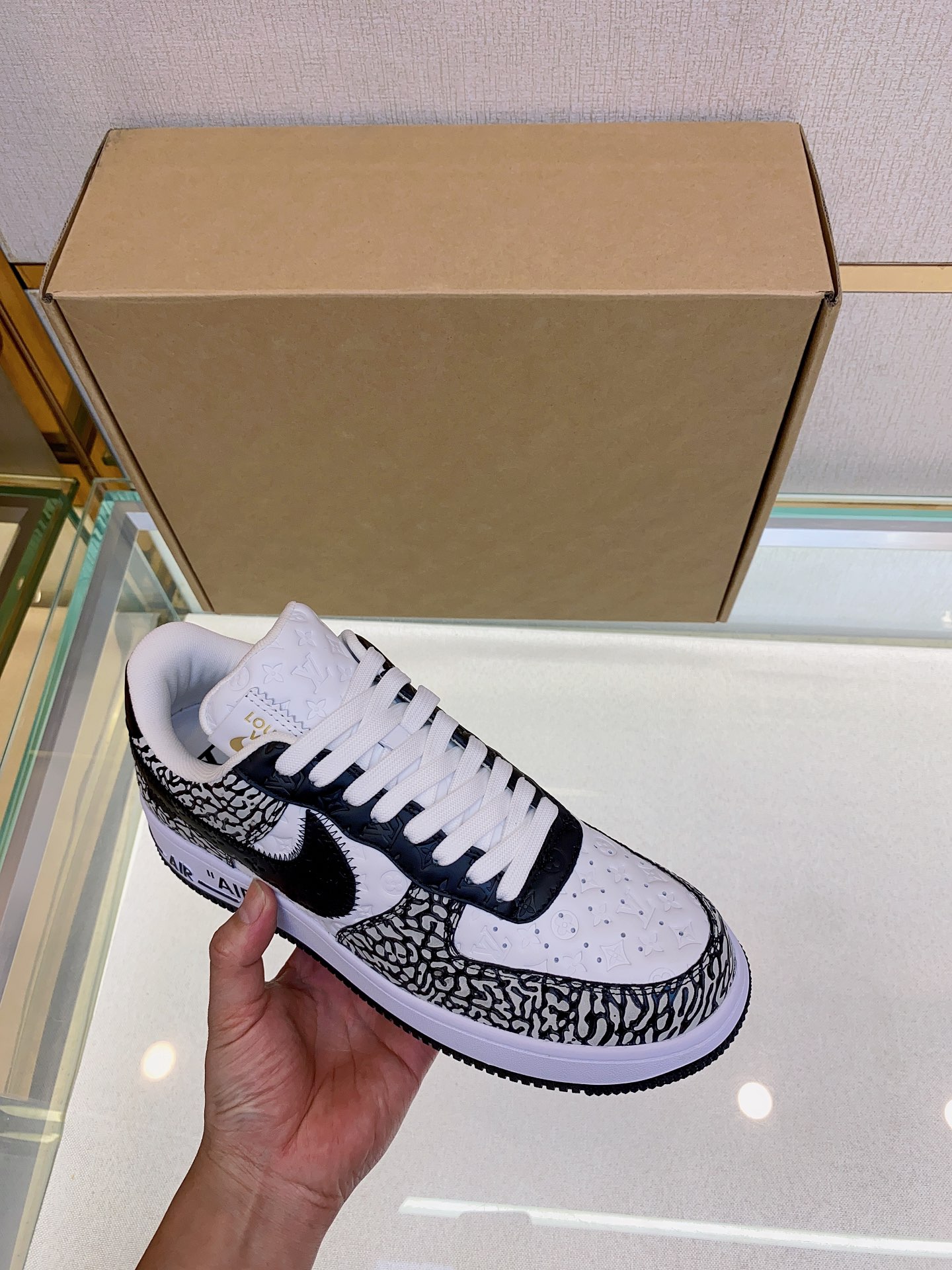 Louis Vuitton Nike joint 🆕Men's Abbesses sneakers