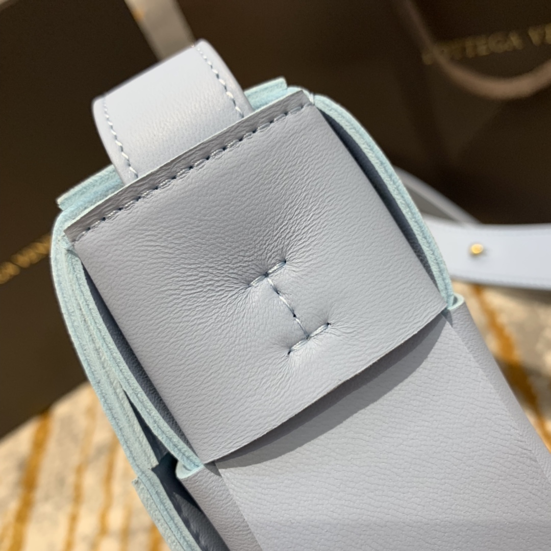 Bottega Veneta  𝘾𝘼𝙎𝙎𝙀𝙏𝙏𝙀 #578004