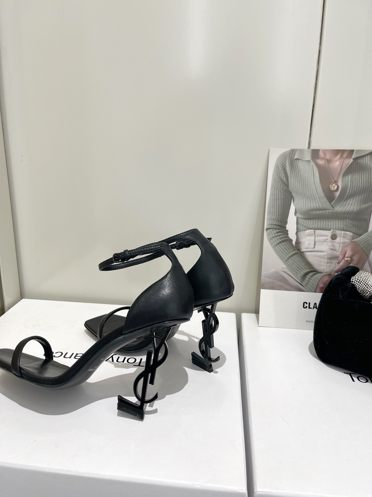 𝙎𝙖𝙞𝙣𝙩 𝙇𝙖𝙪𝙧𝙚𝙣𝙩 | 𝟐𝟎𝟐𝟐/𝐒𝐒 𝐧𝐞𝐰 YSL｜Saint Laurent silk diamond buckle high heels Imported silk