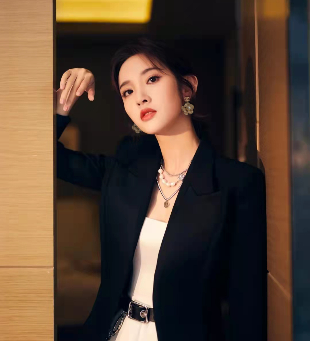 CHANEL🇫🇷Xiaoxiang Camellia Full Diamond Pearl Stud Earrings Earrings Jewelry