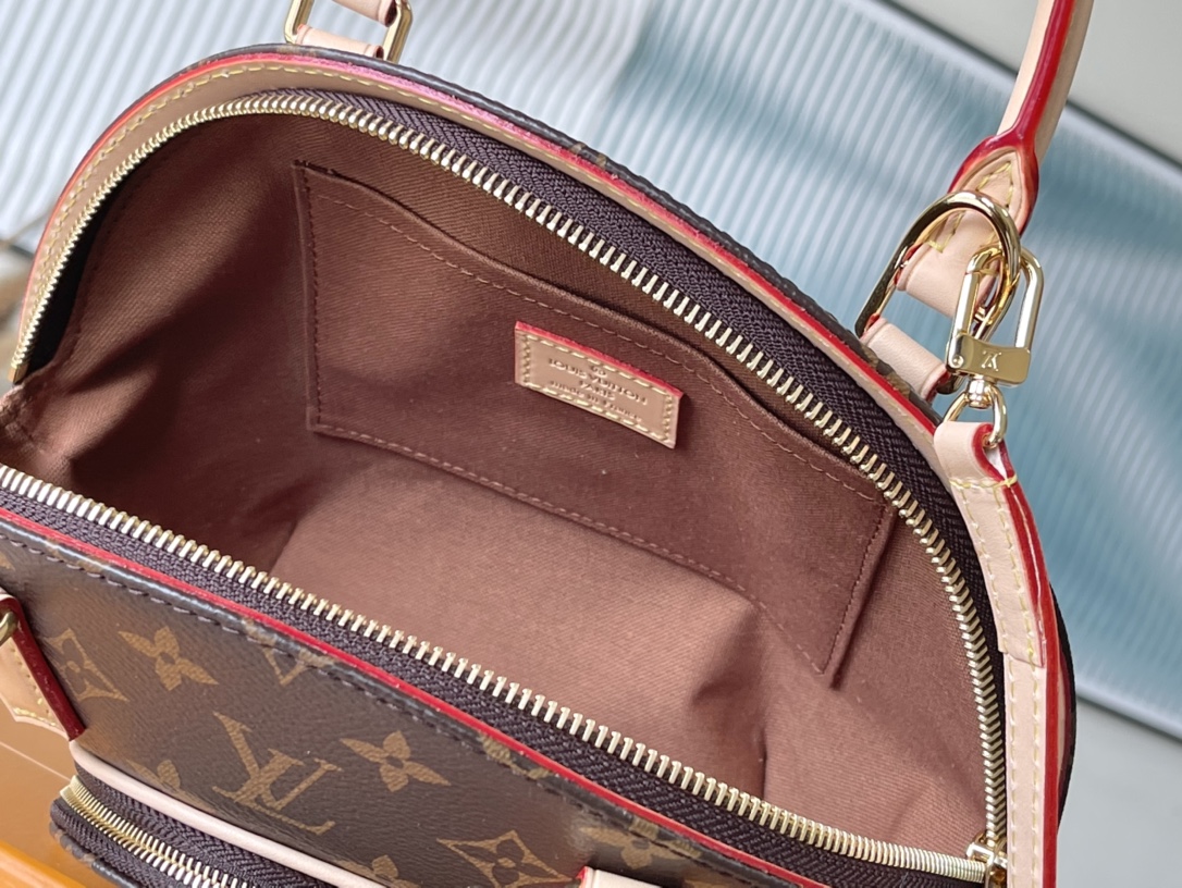 𝐋𝐎𝐔𝐈𝐒 𝐕𝐔𝐈𝐓𝐓𝐎𝐍     M46196