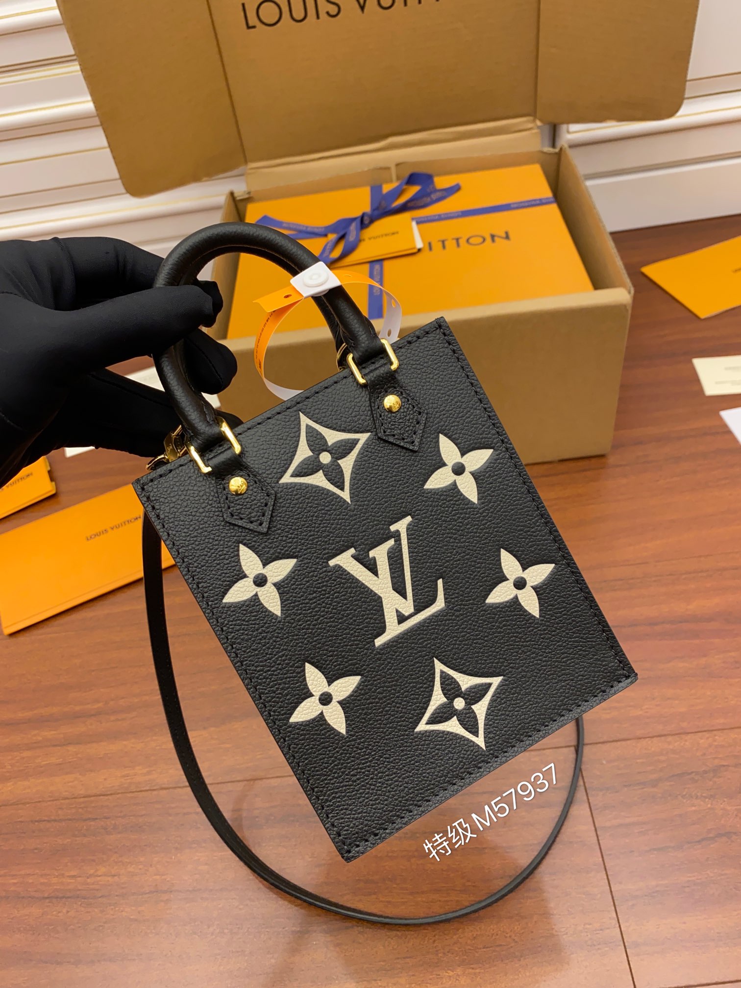 Louis Vuitton M57937 leather is genuine OEM Italian A-grade leather