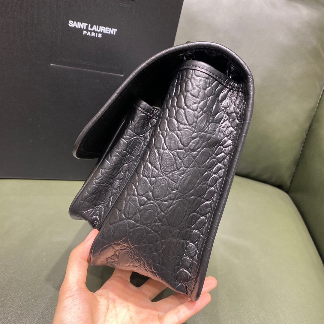 SAINT LAURENT 𝒏𝒊𝒌𝒊 𝒎𝒆𝒅𝒊𝒖𝒎 𝟮𝟴𝒄𝒎  #498894E.jd