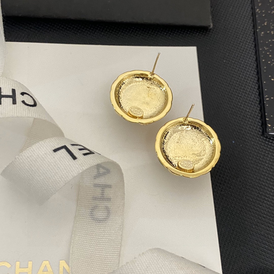 CHANEL🇫🇷Xiaoxiang earrings new style