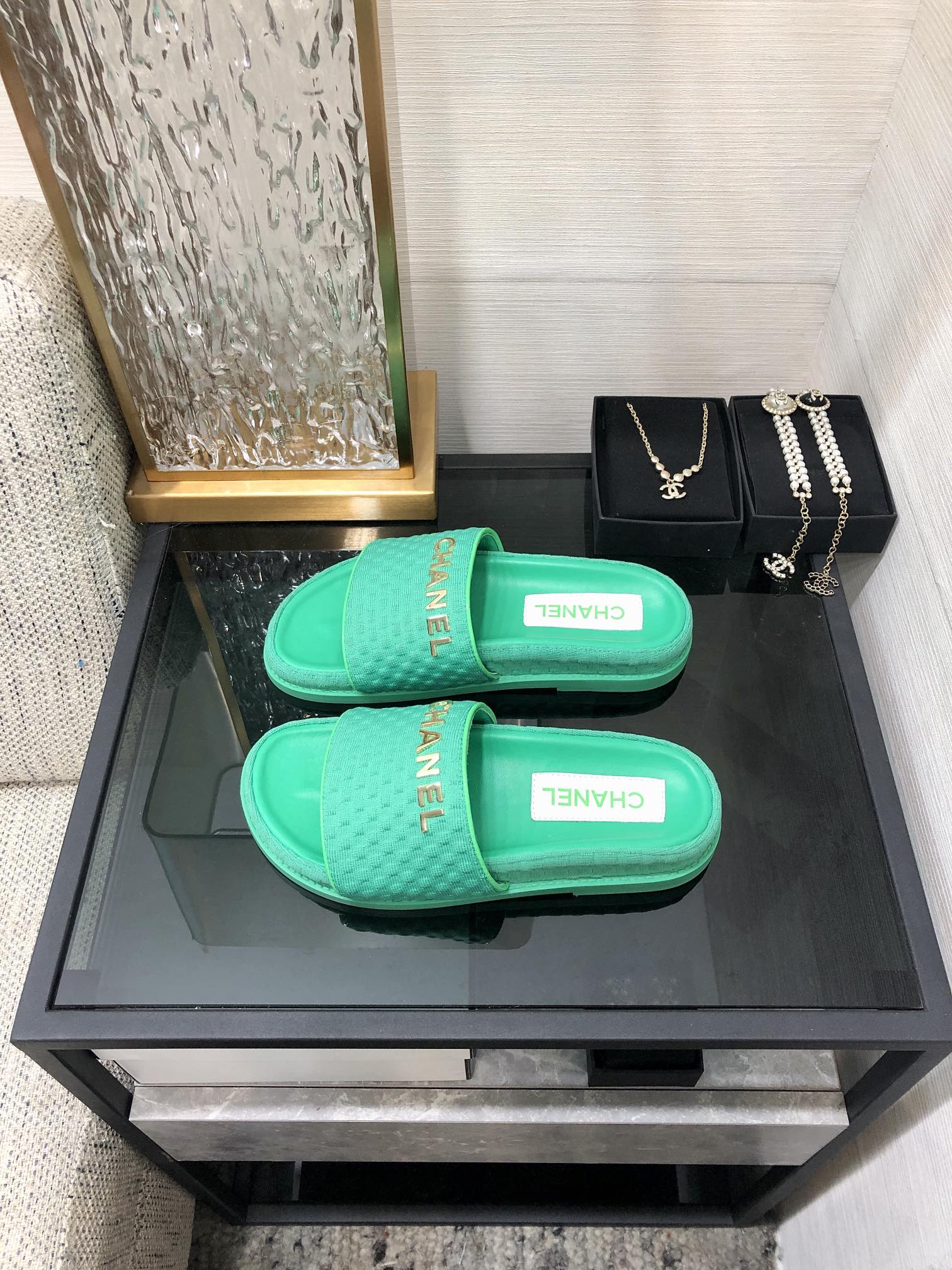 CHANEL 2022 early spring latest honey slippers fashion versatile series imported sheepskin cushioned feet