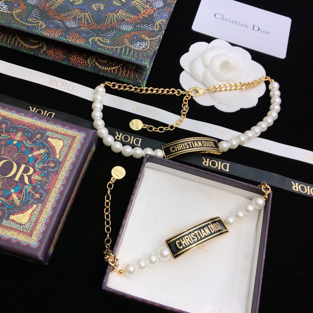 Dior necklace