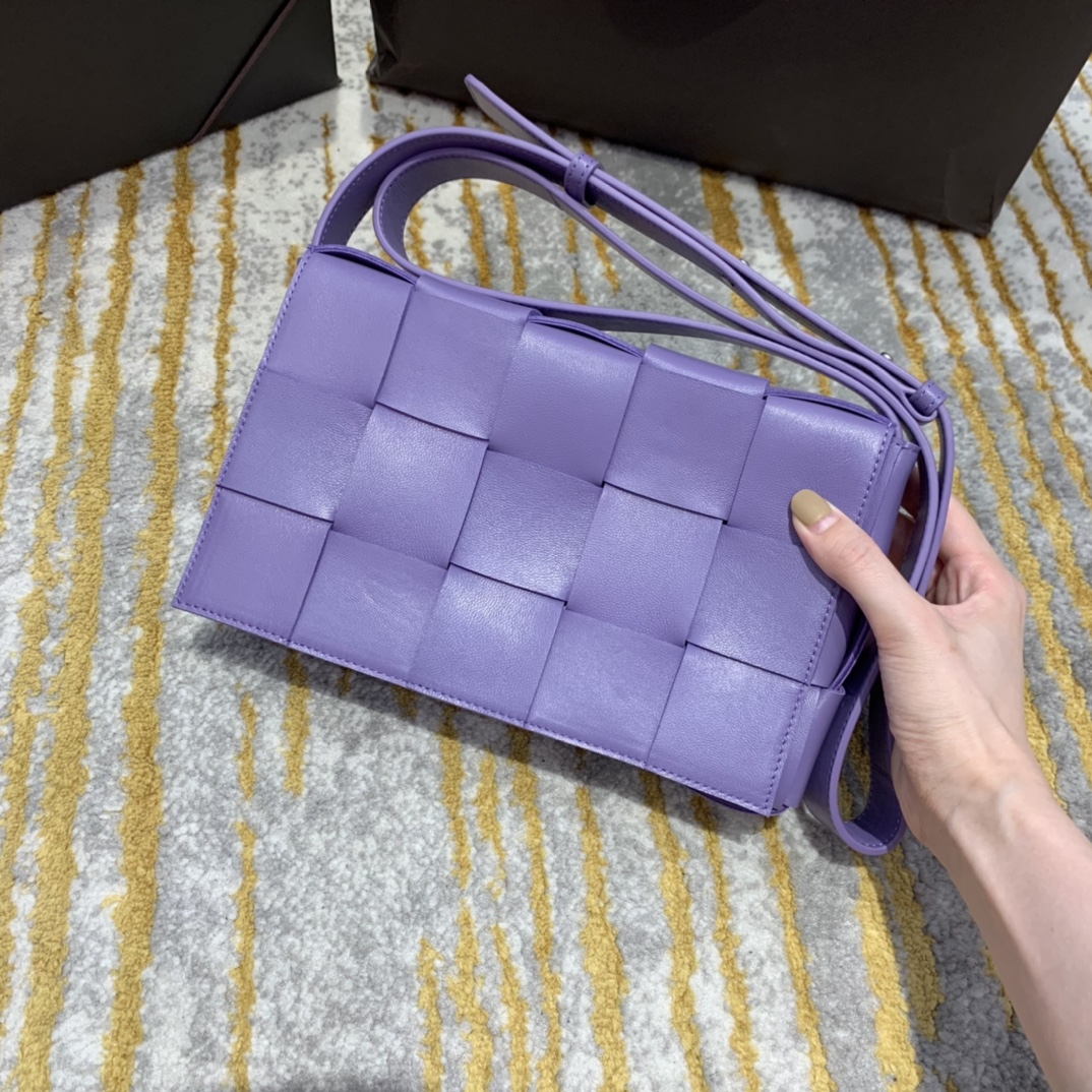 Bottega Veneta  𝘾𝘼𝙎𝙎𝙀𝙏𝙏𝙀 #578004