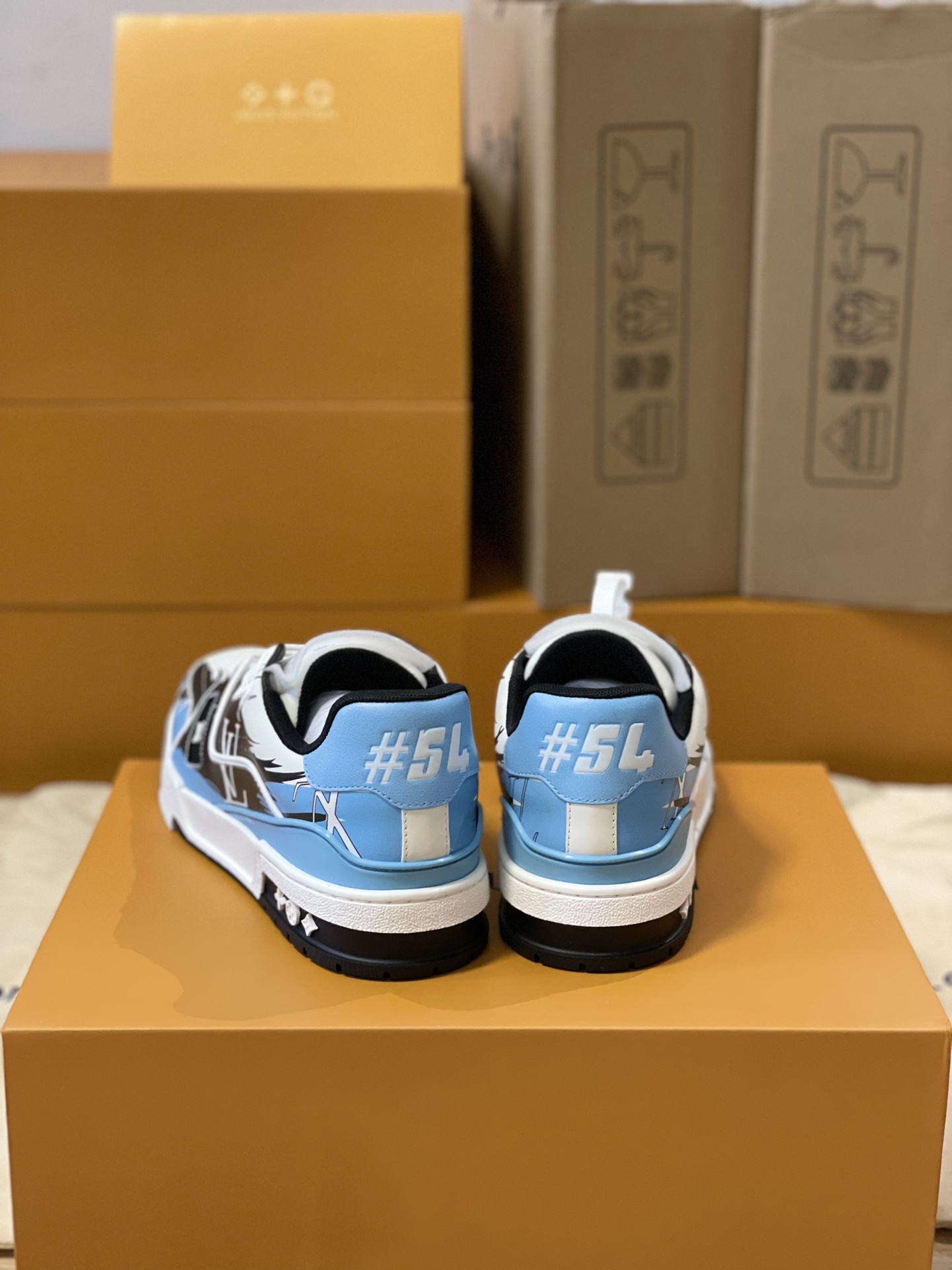 Louis Vuitton Trainer sneakers for couples, style number 1AA373