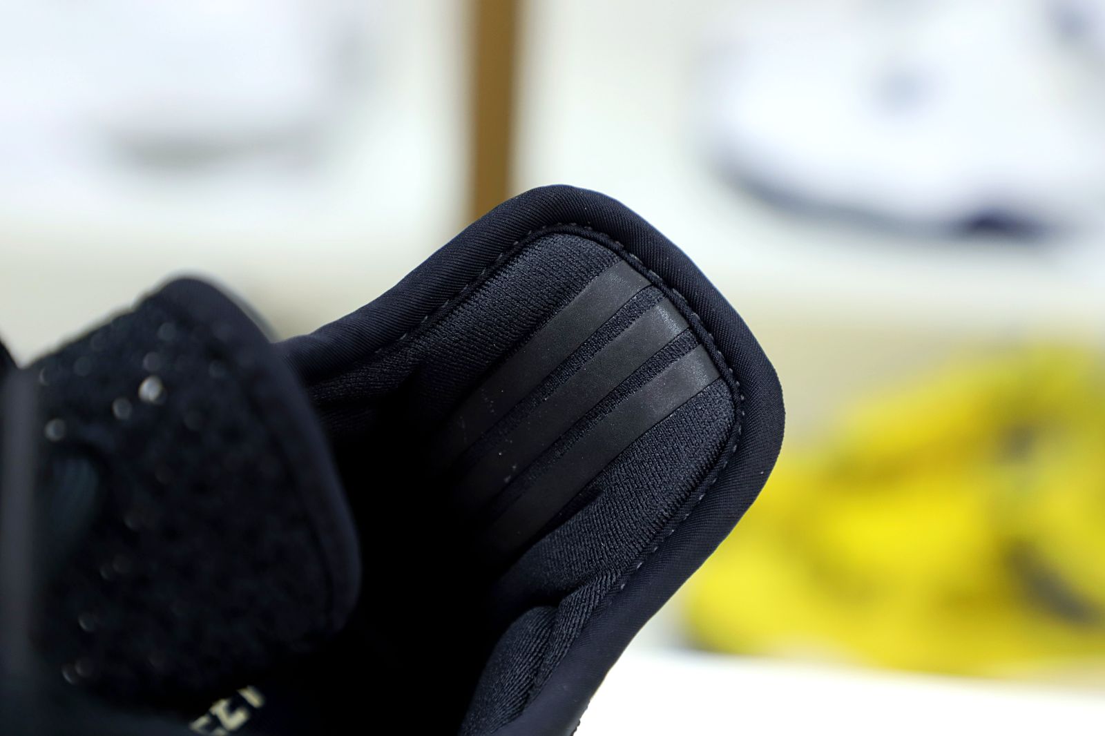 YEEZY BOOST 350 V2 MONO CLAY