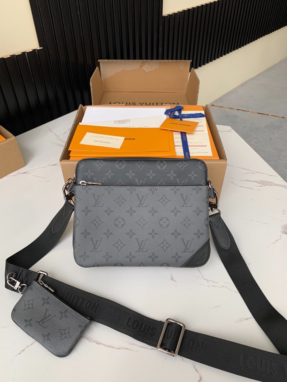 LOUIS VUITTON TRIO Full Leather Messenger Bag