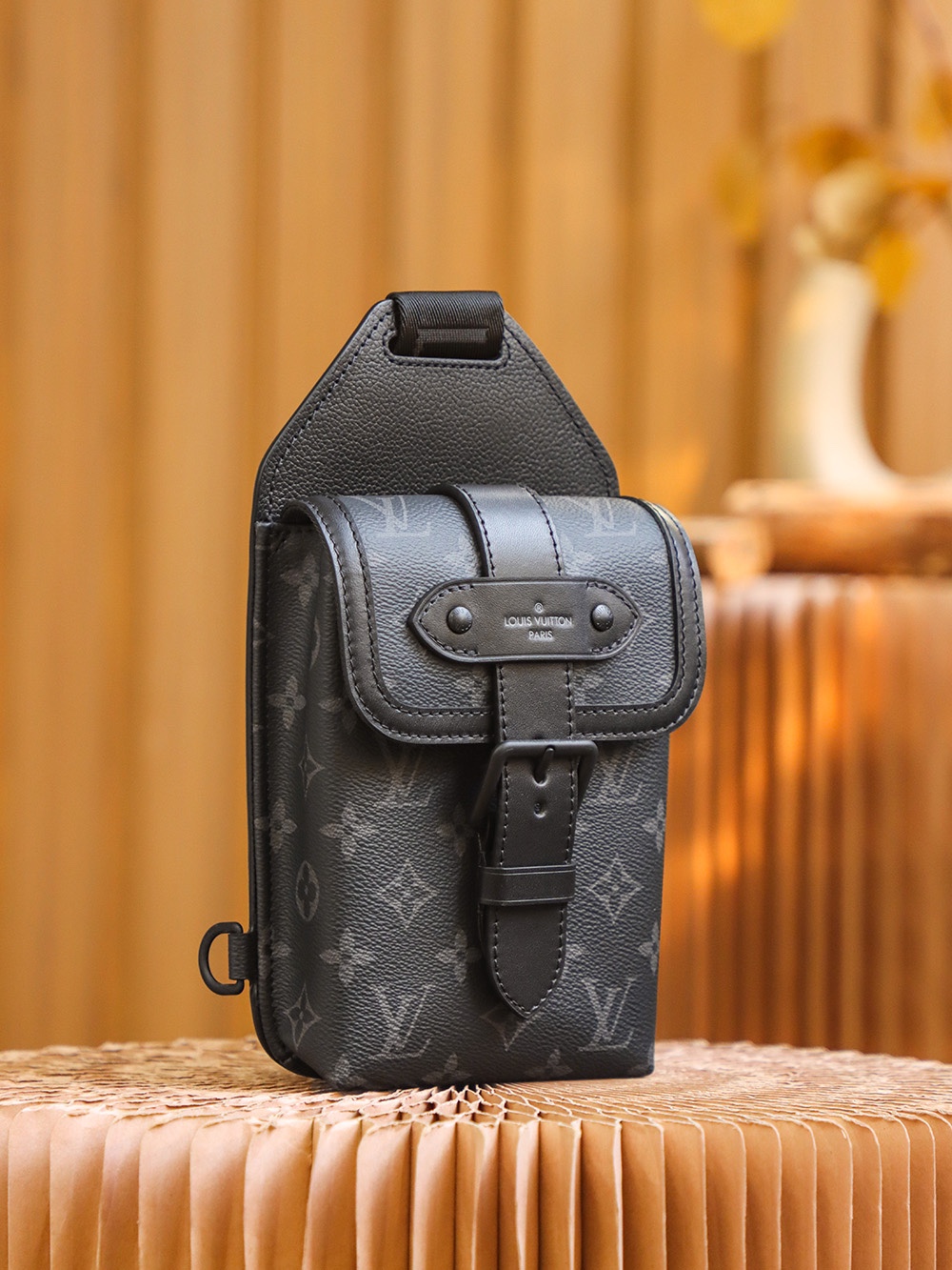 Louis Vuitton𝐒𝐀𝐔𝐌𝐔𝐑 shoulder bag #M45912