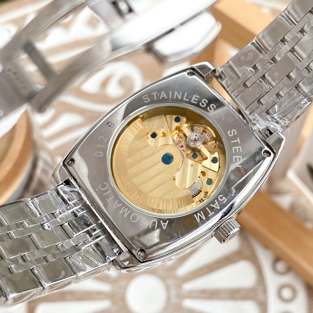 IWC- Fine men's watches, large flywheel design, exquisite skills, unique