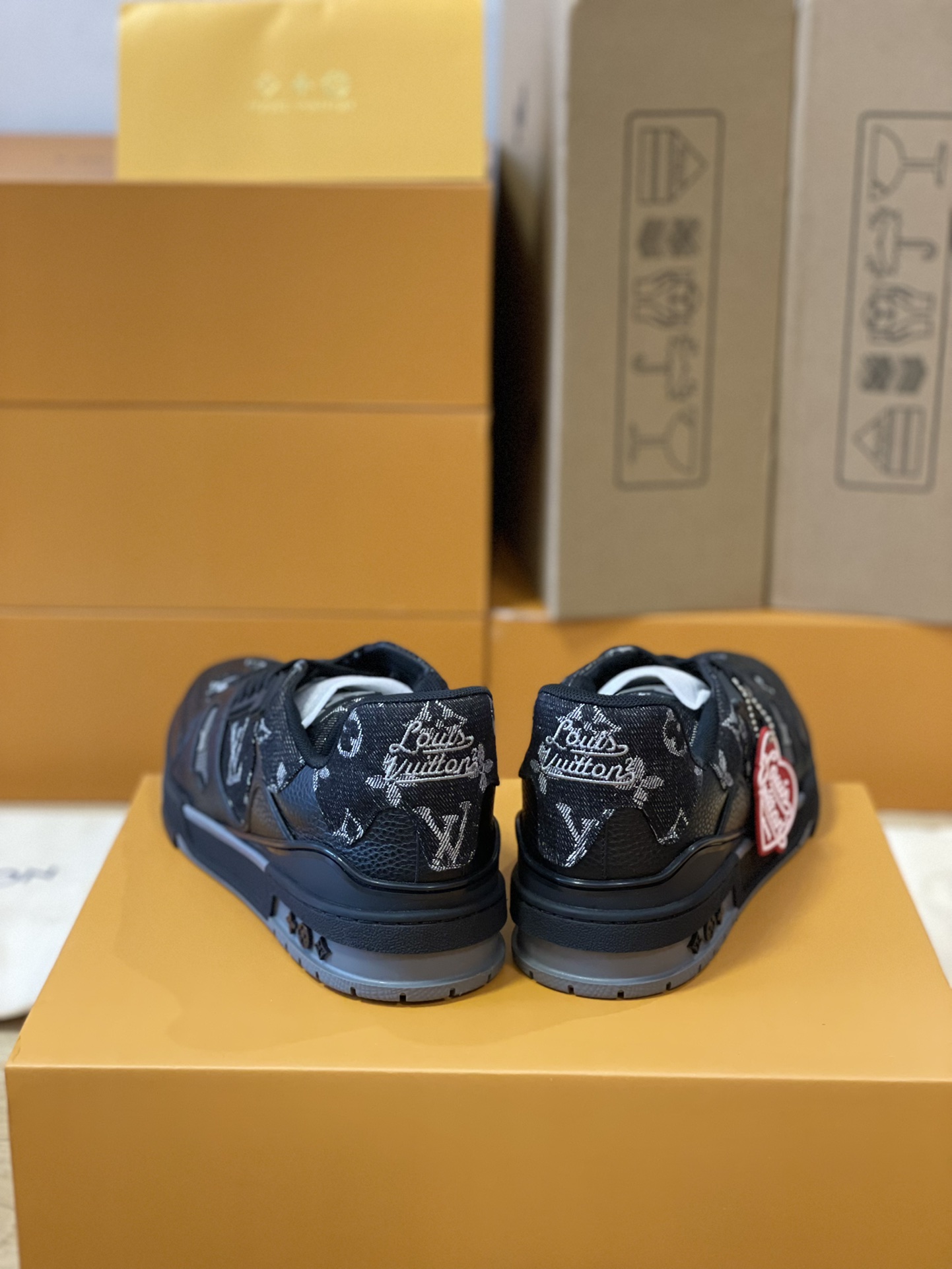 Louis Vuitton Trainer sneakers style 1A9IPL