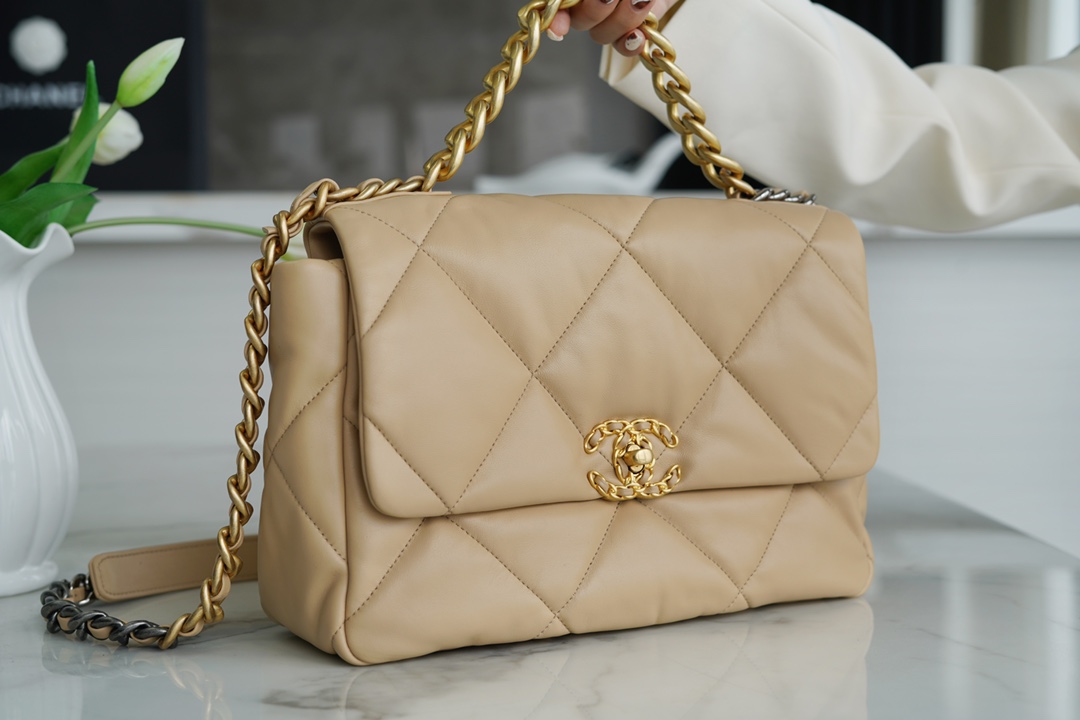 𝗖𝗛𝗔𝗡𝗘𝗟 ❶❾ 𝗕𝗔𝗚 Original lambskin series ❥ Genuine leather ❥ Medium ❥ Apricot