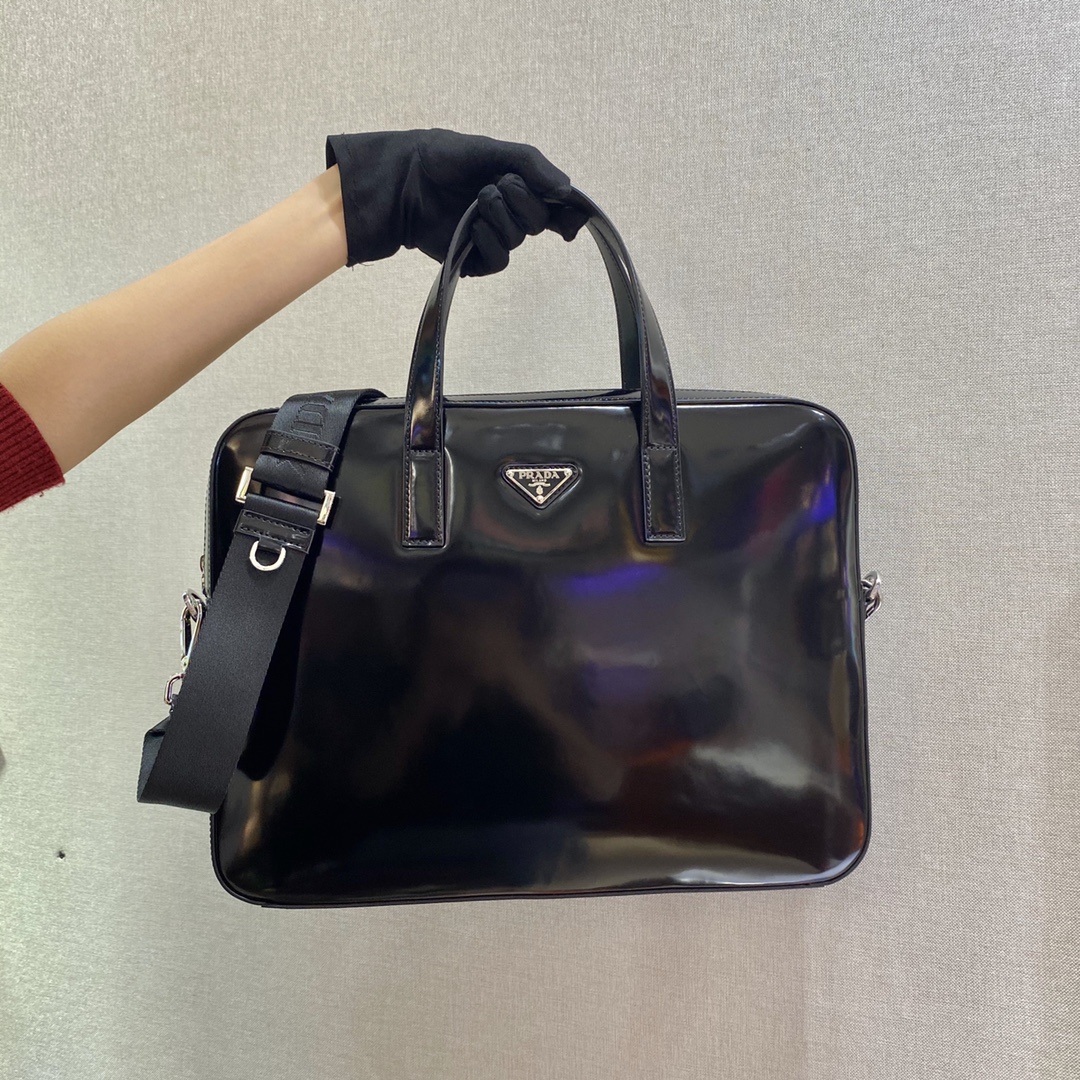 𝐏𝐑𝐀𝐃𝐀 Briefcase 2VE368
