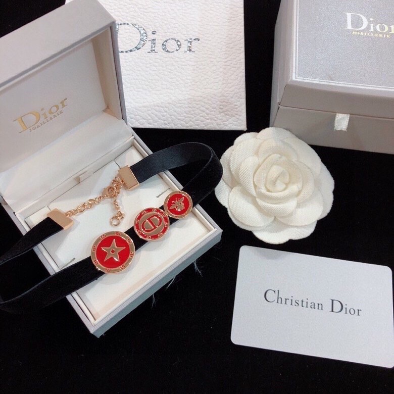 Dior necklace