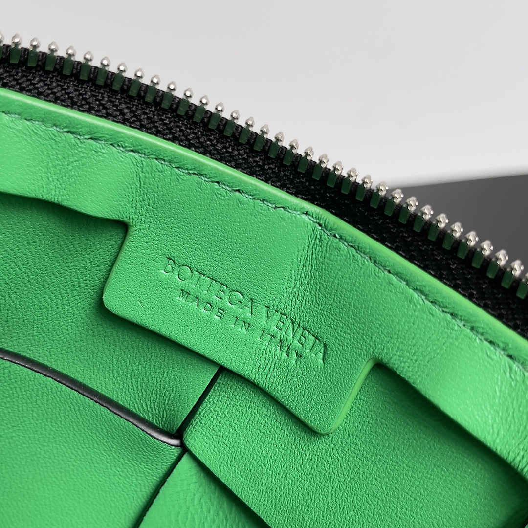 Bottega Veneta BV Men's Camera Bag Black with Green #730027