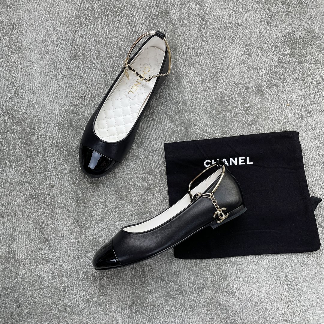 CHANEL 22 years of the latest models of a unique temperament of a ballet shoe zinc alloy half-ring iron ring design