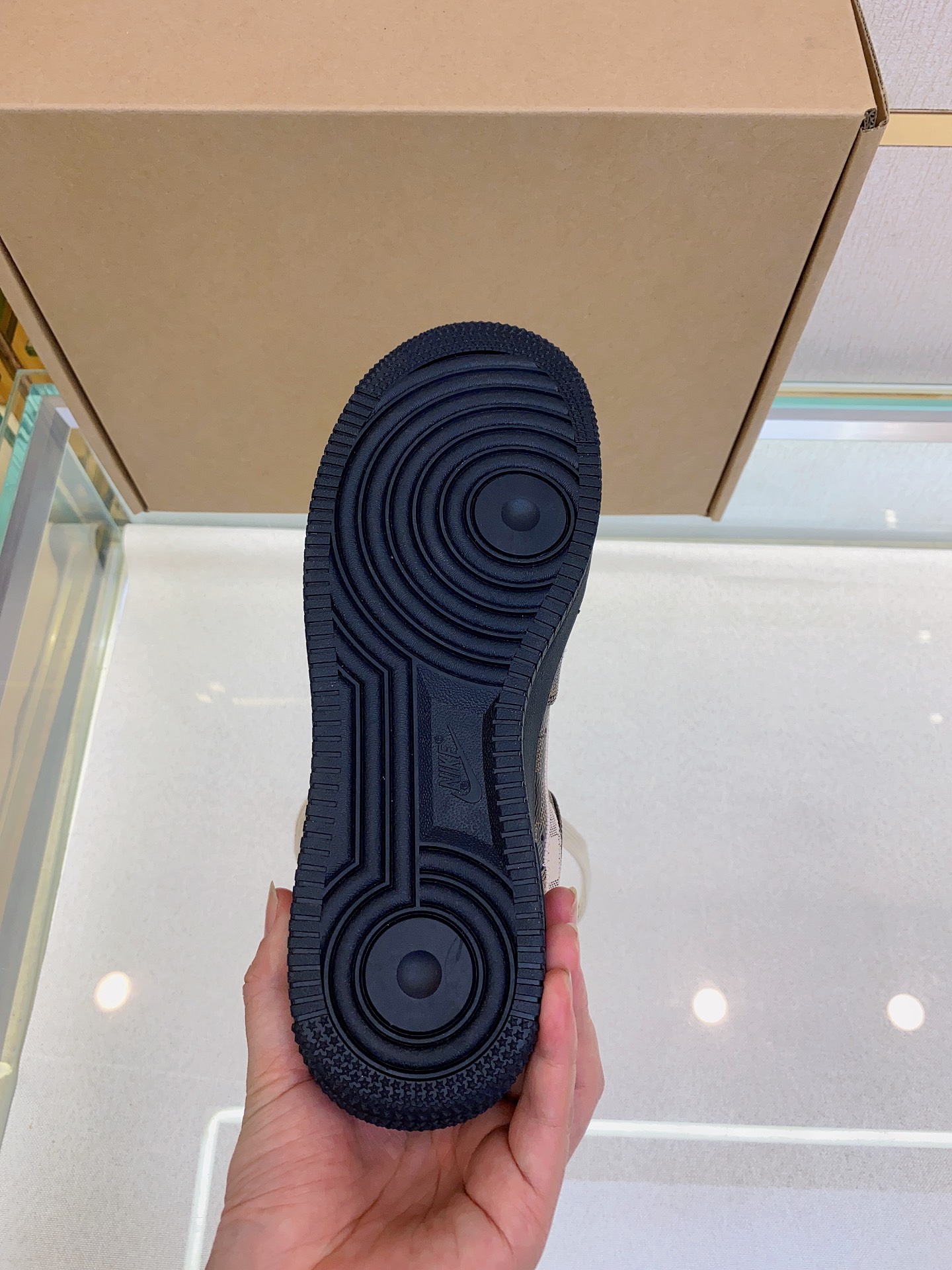 Louis Vuitton Nike joint 🆕Men's Abbesses sneakers