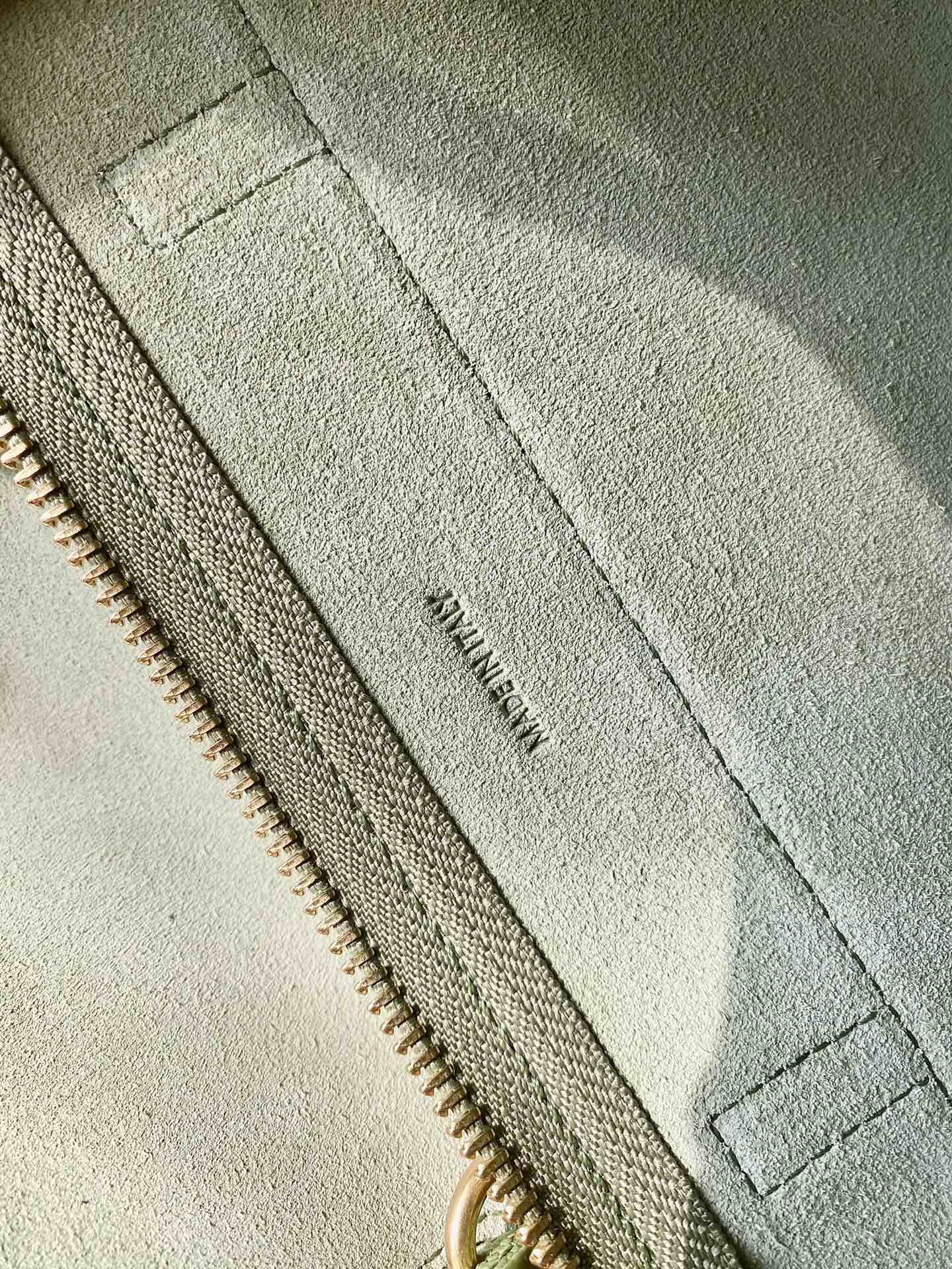 𝐂𝐞𝐥𝐢𝐧𝐞 Belt Bag Catfish Bag Small Grained Calfskin