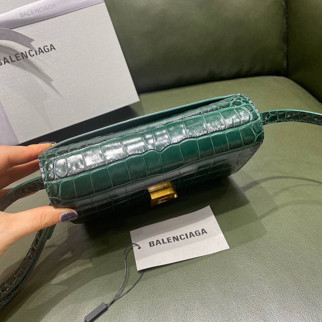 BALENCIAGA 𝘀𝗺𝗮𝗹𝗹 𝗯𝗮𝗴 𝗯𝗮𝗴 crocodile green gold buckle