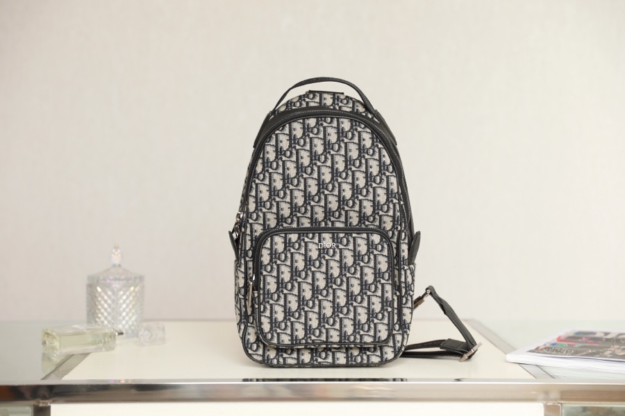 Oblique print crossbody version of the duffel bag