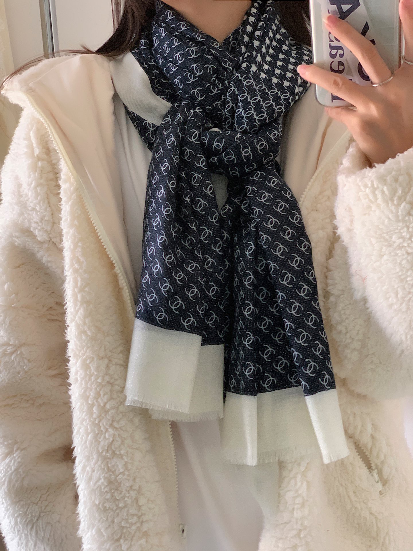 𝐂𝐡𝐚𝐧𝐞𝐥 【Houndstooth Double C Logo】Cashmere Printed Square Scarf