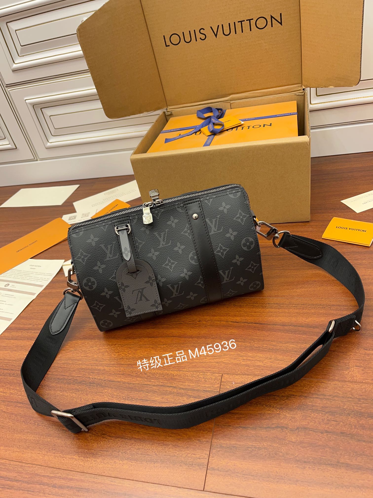 Louis Vuitton M45936