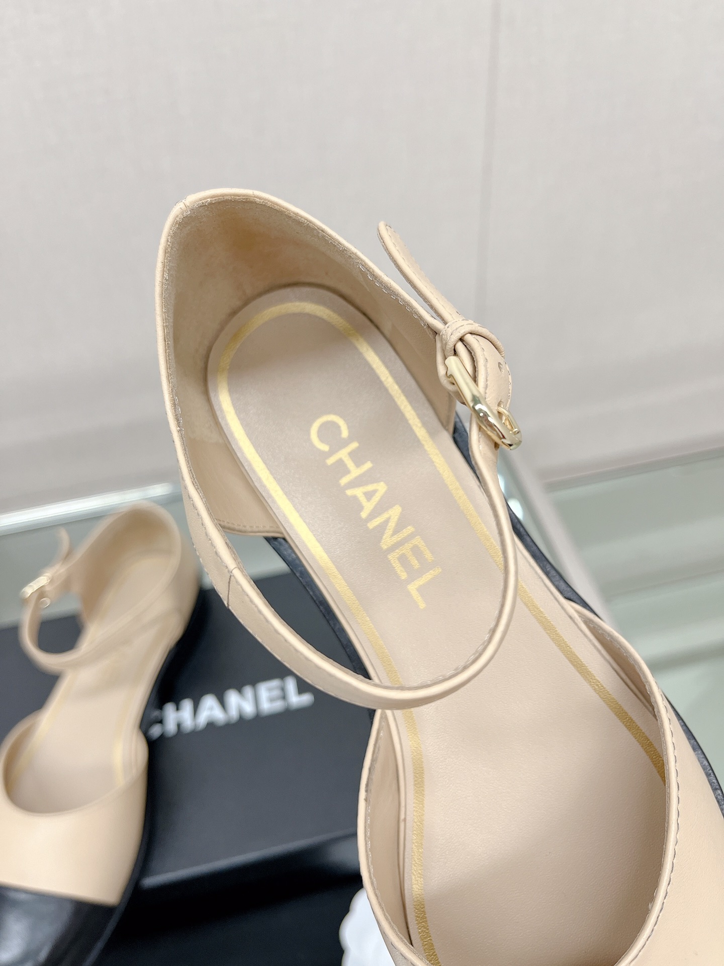 CHANEL 23Ss small incense thick bottom Mary Jane hollow sandals imported lambskin