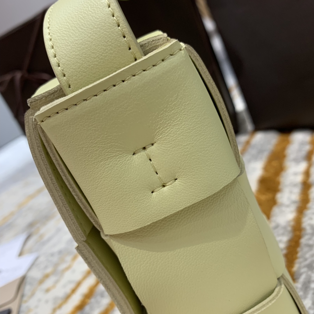 Bottega Veneta  𝘾𝘼𝙎𝙎𝙀𝙏𝙏𝙀 #578004