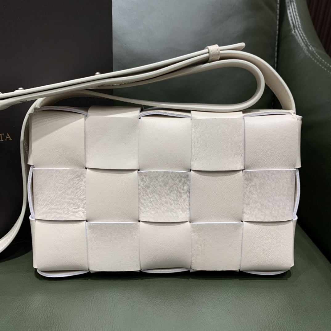 Bottega Veneta  𝘾𝘼𝙎𝙎𝙀𝙏𝙏𝙀 #578004