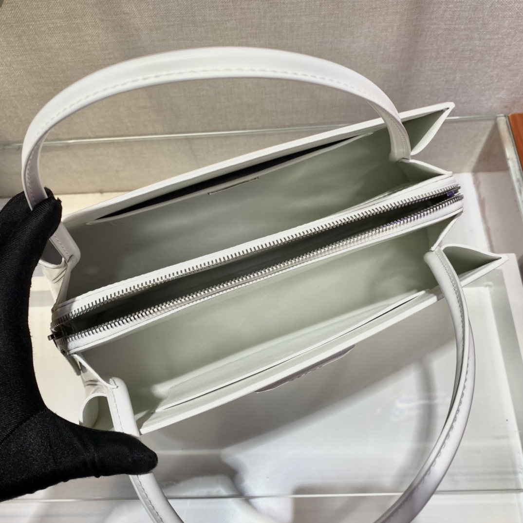 𝐏𝐑𝐀𝐃𝐀 New 1BA327
