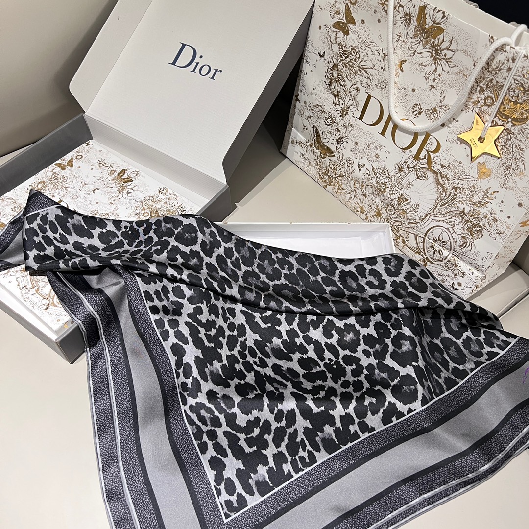 𝐃𝐢𝐨𝐫 ·《Leopard Print Square Scarf》 Gold 100% Silk