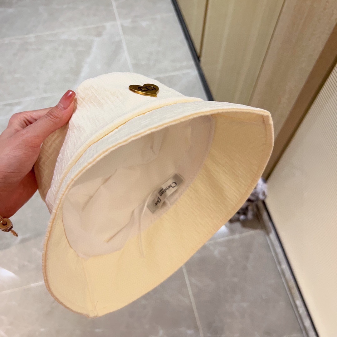 [DIOR Dior] 2023 spring and summer simple heart-shaped logo fisherman hat