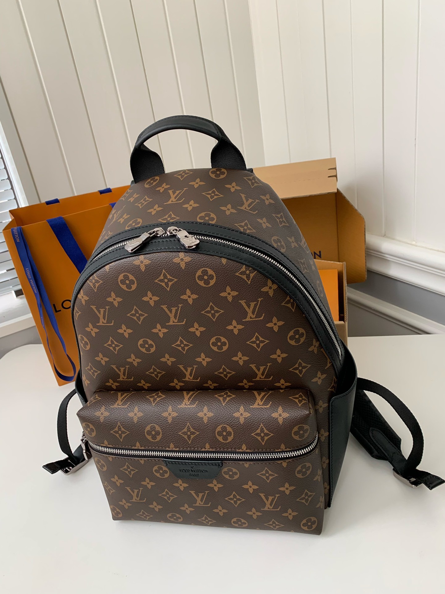 Louis Vuitton 24s New DISCOverY Small Backpack M46684, Top Quality ​Size: 29 * 38 * 20cm