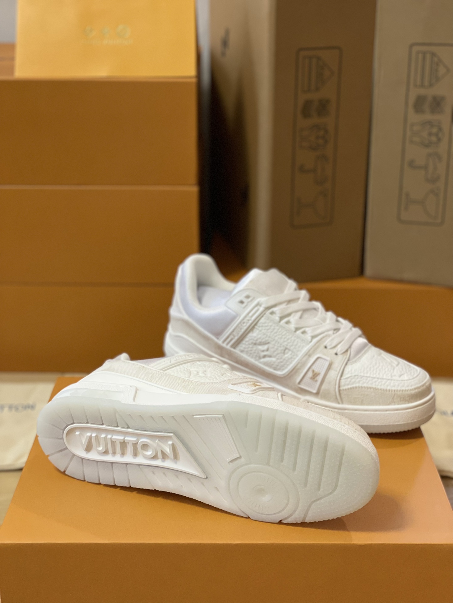 Louis Vuitton Trainer Couples Style 1A8FN8